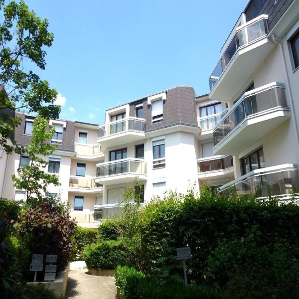 Location Immobilier Professionnel Local commercial Pontoise 95300